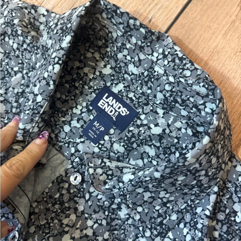 Lands' End Black and Gray Floral Button-Up Shirt - Picture 8 of 11